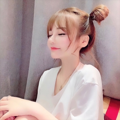 海门KTV是一个让人如痴如醉,为之痴迷的娱乐天堂。说好听些,是一种娱乐消遣,商务应酬的最佳场所;说不好听些,其实就是一个寻花问柳的地方,这样一个风花雪月的烟花之地,成为无数男人向往的地方。海门KTV可